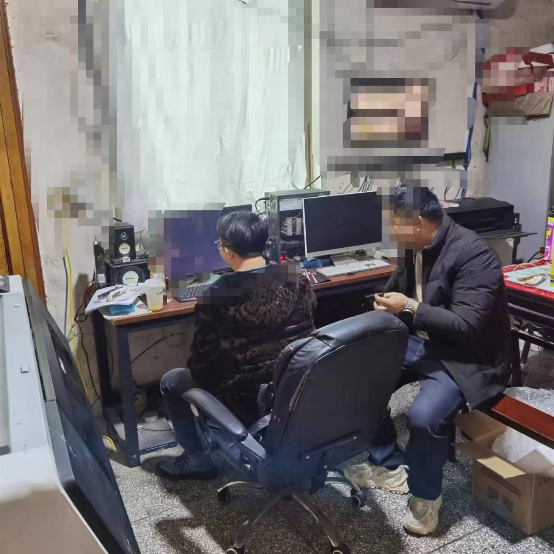 一臺喜標(biāo)，吊牌菲林打印機(jī)安裝完成