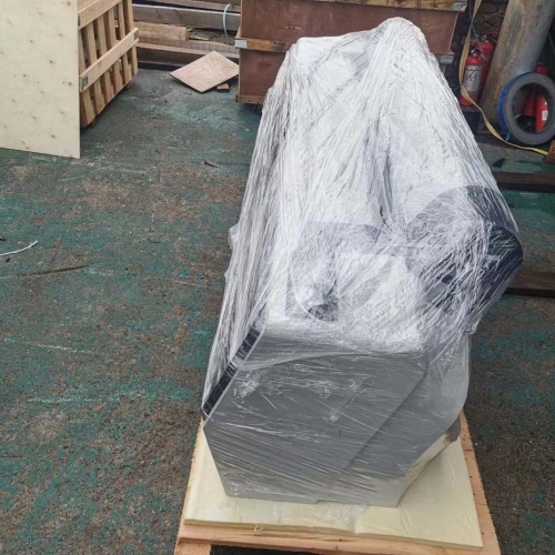加班打包一臺大幅面菲林打印機，遠程安裝