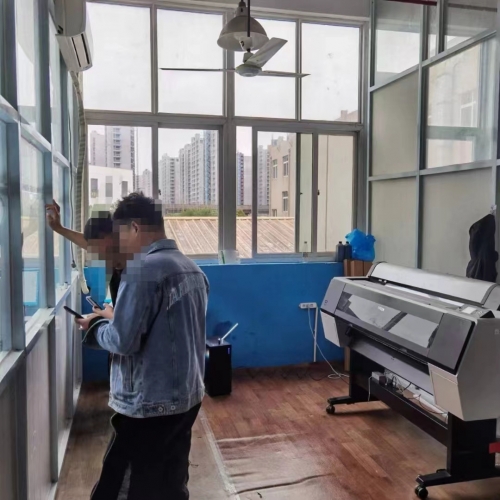 又一家大型印花公司，安裝菲林打印機